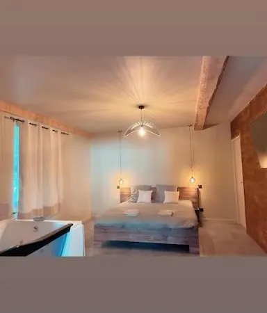 Superbe Appartement Avec Jacuzzi Et Jardin Prive Marlhes Exterior photo