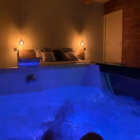 Superbe Appartement Avec Jacuzzi Et Jardin Prive Marlhes Exterior photo