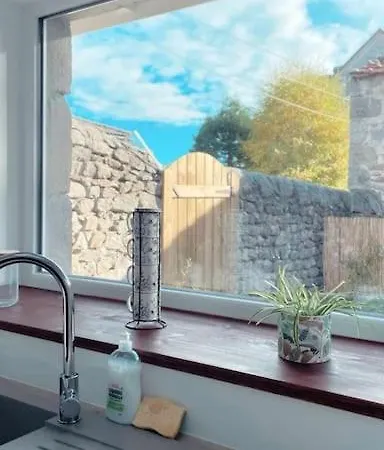 Superbe Appartement Avec Jacuzzi Et Jardin Prive Marlhes Exterior photo