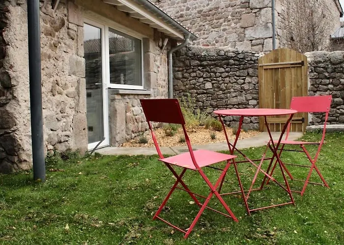 Superbe Appartement Avec Jacuzzi Et Jardin Prive