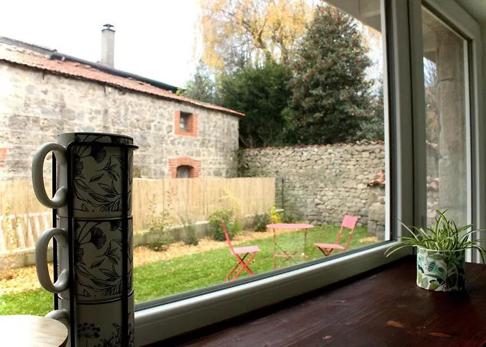 Superbe Appartement Avec Jacuzzi Et Jardin Prive