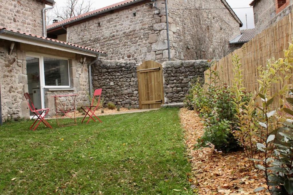 Superbe Avec Jacuzzi Et Jardin Prive * Marlhes