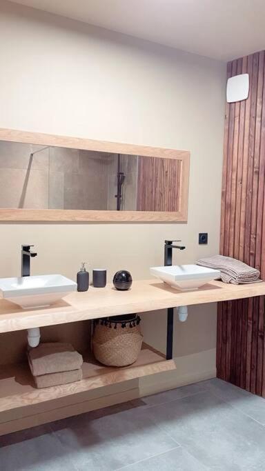 Superbe Avec Jacuzzi Et Jardin Prive Apartment